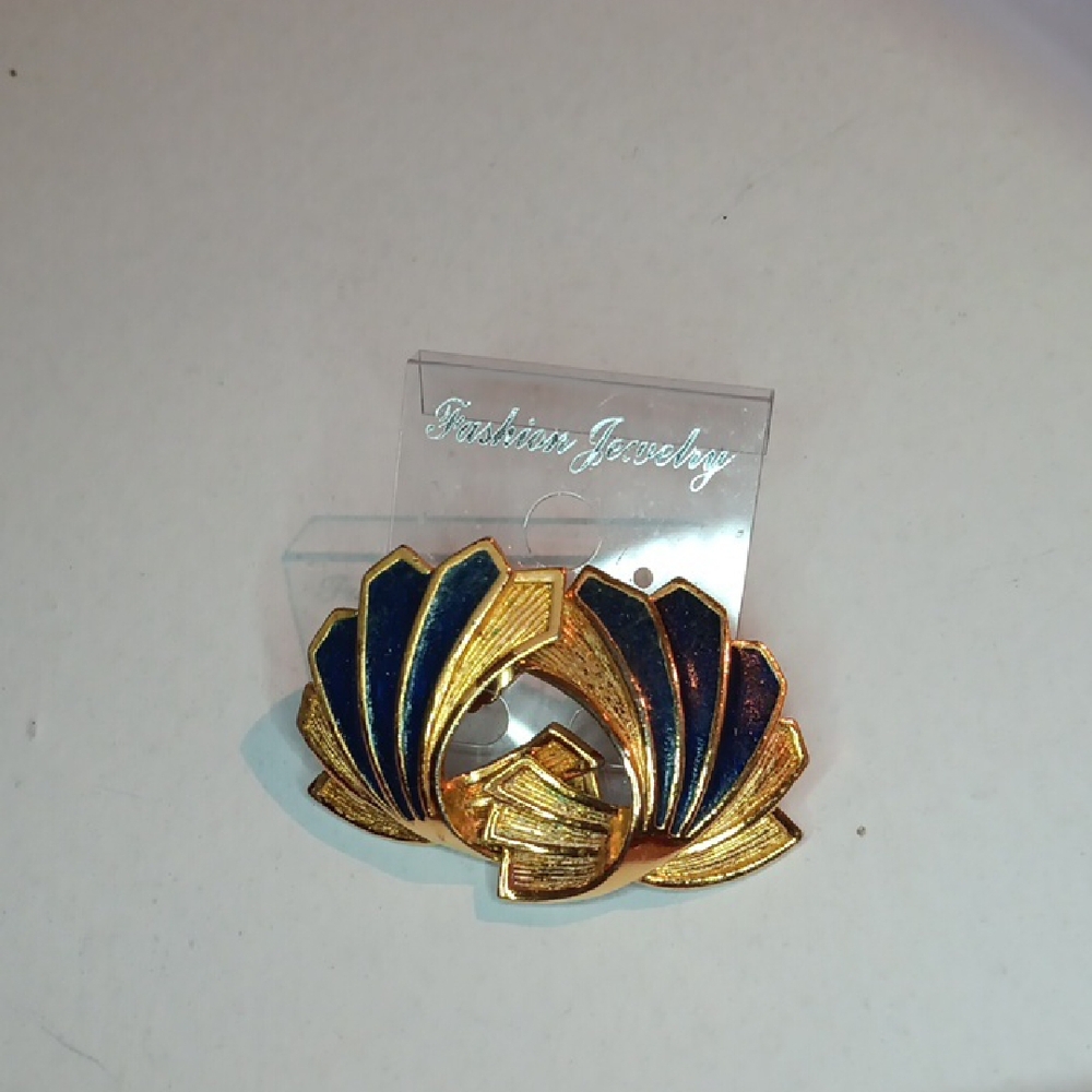 Fashion Jewelry Gold and Blue Earrings with Intricate Design